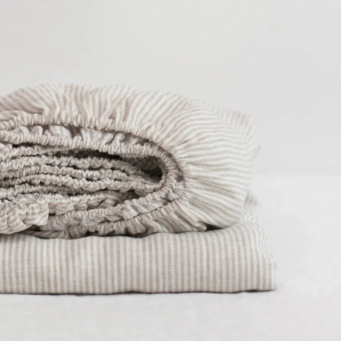 Natural stripes linen fitted sheet