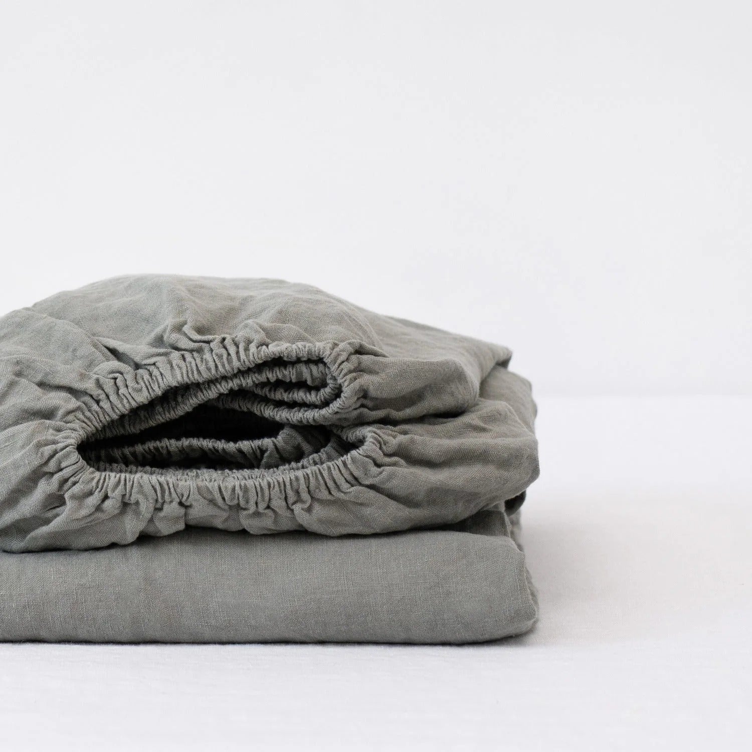 Khaki linen fitted sheet
